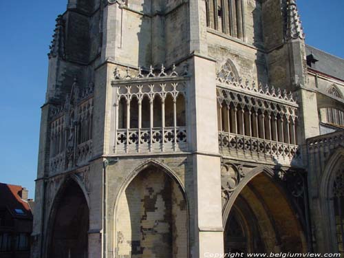 Onze-Lieve-Vrouwebasiliek TONGEREN / BELGI 