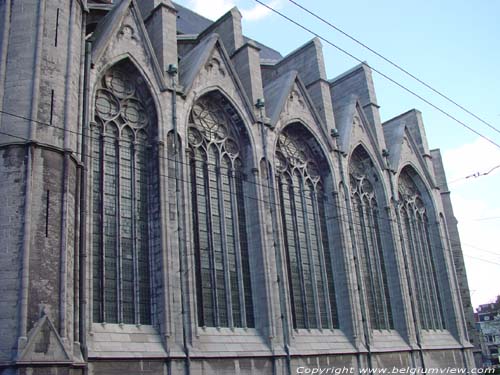 Sint-Niklaaskerk GENT foto Zicht op de zijkant.