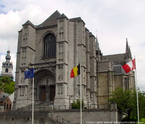 Sint-Waltrudiskerk MONS in BERGEN / BELGI 