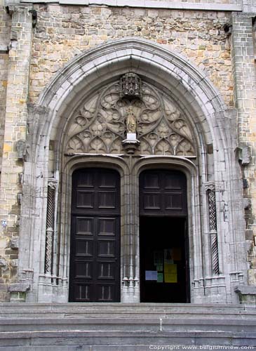 Sint-Waltrudiskerk MONS in BERGEN / BELGI 