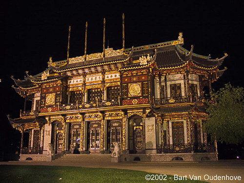 Chinees paviljoen LAKEN in BRUSSEL / BELGIË Foto aan ons aangeboden door Bob van Oudenhove (zie www.bartvo.com)