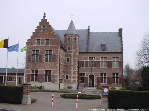 Town hall SINT-GILLIS-WAAS / BELGIUM  