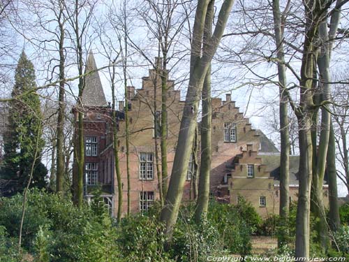 Bisschoppelijk kasteel (te Belsele) BELSELE in SINT-NIKLAAS / BELGI  