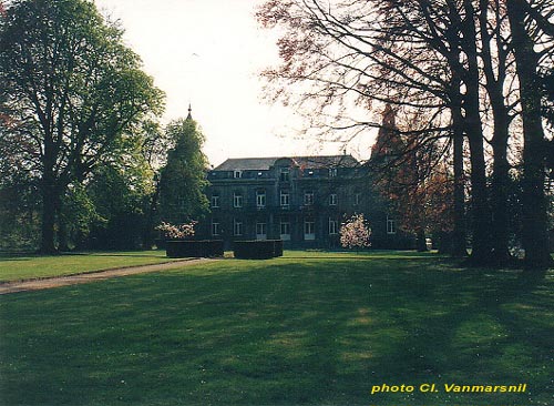 Chteau d'Avionpuits ESNEUX / BELGIQUE Photo par Claudyne Vanmarsnil