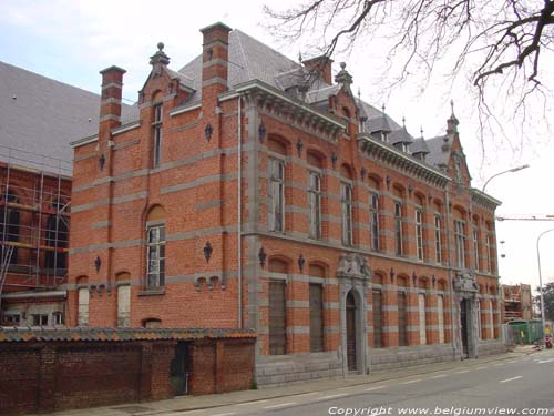 Former School of Saint Martin - Farmers Gate cultural center BEVEREN picture e