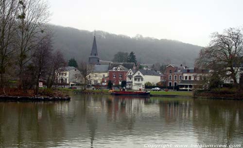 Vue sur Dave NAMUR / BELGIQUE 