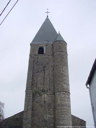 Sint-Laurentiuskerk (te Goetshoven) TIENEN foto De westertoren in laatromaanse stijl dateert van ongeveer 1200