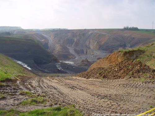 Zicht op steengroeve ZW ANDENNE / BELGI  