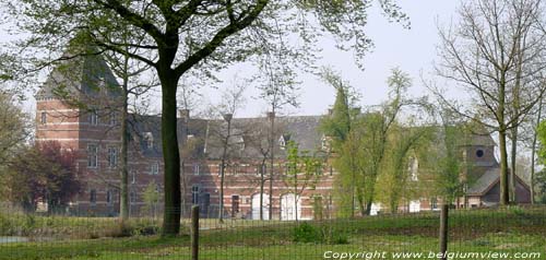 Kasteel de Mansart (te Barry) BARRY in DOORNIK / BELGI  