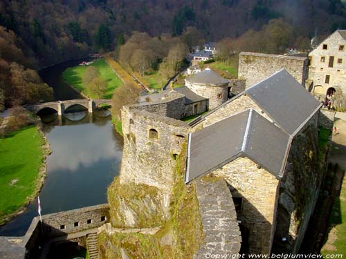Burcht van Bouillon (kasteel van Godfried van Bouillon) BOUILLON / BELGI 