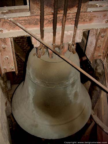 Sint-Pieter en Pauluskerk PULLE in ZANDHOVEN / BELGI De oudste klok van West-Europa.