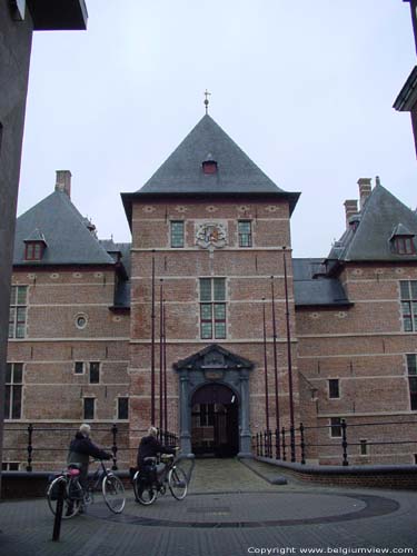 Kasteel van Turnhout - Kasteel van de Hertogen van Brabant TURNHOUT / BELGI 