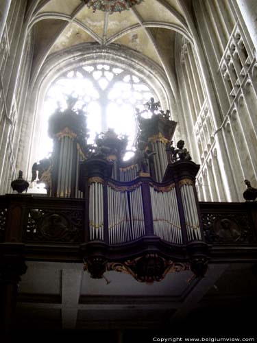 Sint-Sulpitius en Dionysuskerk DIEST / BELGI De orgelkast dateert uit de eerste helft van de 17e eeuw.