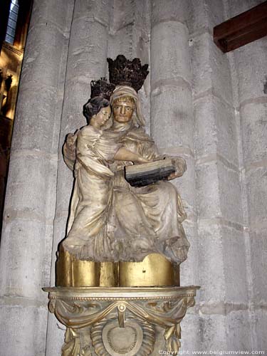 Sint-Walburgakerk VEURNE foto 