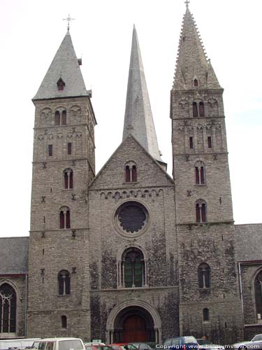 Sint-Jacobskerk GENT / BELGIË Westgevel met twee westertorens.