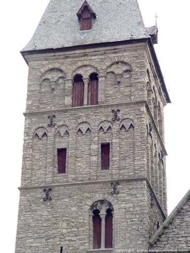 Sint-Jacobskerk GENT / BELGI Versierde bovenste verdiepingen van de westertorens