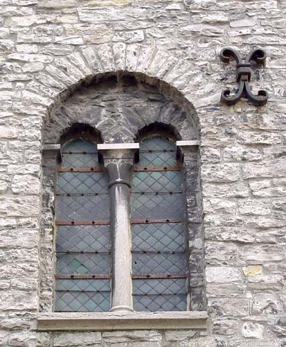 Sint-Jacobskerk GENT foto Venster met deelzuiltje onder rondboog