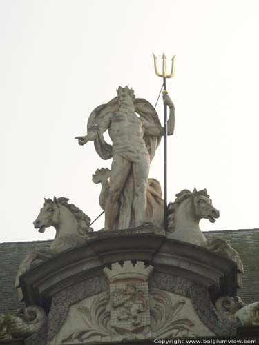 Oude Vismijn (vismarkt) GENT foto Neptunus met zijn drietand