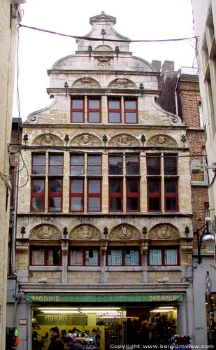 The Greyhound GHENT picture