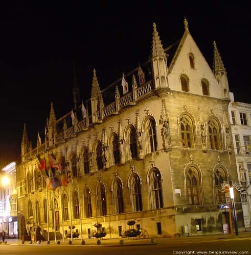 Stadhuis KORTRIJK / BELGI 