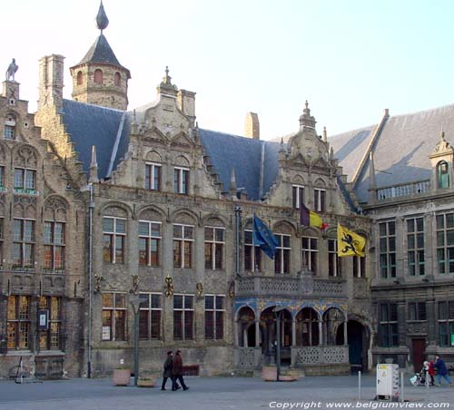Town hall VEURNE picture