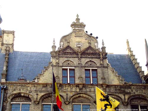 Town hall VEURNE picture 