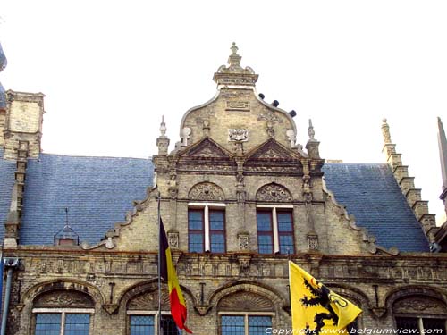 Town hall VEURNE picture