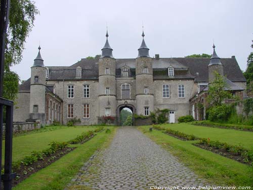 Houtain-le-Val Castle HOUTAIN-LE-VAL in GENAPPE / BELGIUM e