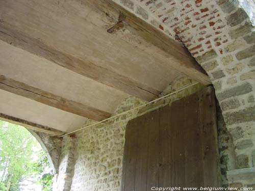 Porch FRASNES-LEZ-GOSSELIES in LES BONS VILLERS / BELGIUM e