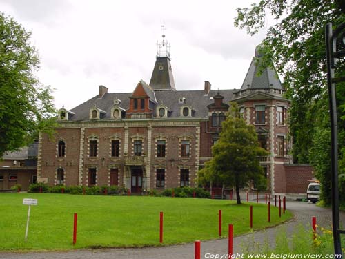 Castle FRASNES-LEZ-GOSSELIES in LES BONS VILLERS / BELGIUM e