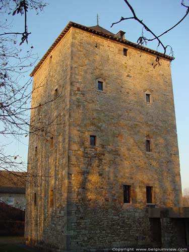 Oude toren NANDRIN / BELGI 