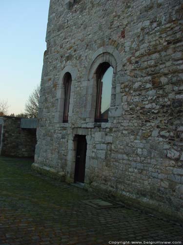 Oude toren NANDRIN / BELGI 