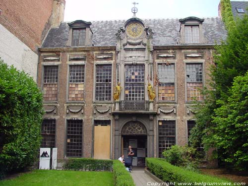 Hofkamer ANTWERPEN 1 (centrum) in ANTWERPEN / BELGI In 1772 koopt Francis Adrien van den Bogaert Den Wolsack en verbouwt het achterhuis in een overgangsstijl tussen rococo en classicisme. 