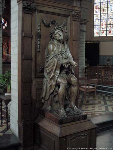 Onze-lieve-Vrouwekerk in Kortenberg KORTENBERG foto De barokvoorstelling van Christus op de koude steen stond tot 1910 tegen de buitengevel.