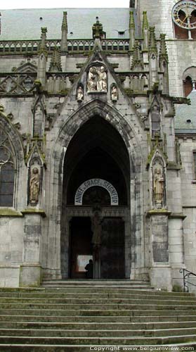 Sint-Maternusbasiliek WALCOURT foto 