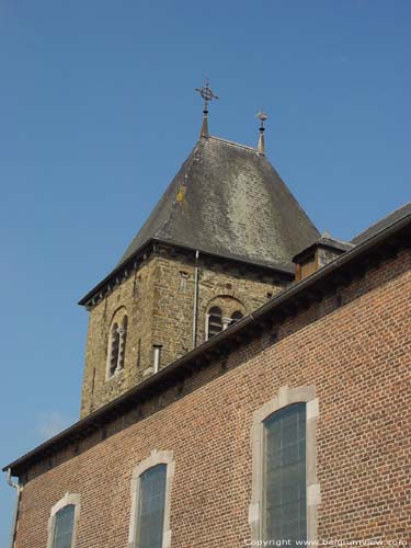 Kerk van Saint-Denis SAINT-DENIS-BOVESSE in LA BRUYERE / BELGI 