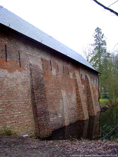 Rumbeke Castle ROESELARE picture 