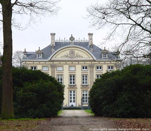 De Jonghe d'Ardoye castle ARDOOIE / BELGIUM 