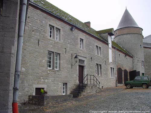 Kasteel van Berzee Berze in WALCOURT / BELGI 