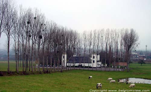 Relais van Koning Lodewijk - De Witte Boerderij - La Ferme Blanche CHAMPION in NAMEN / BELGI 