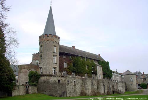 Kasteel van de Hertogen van Beaufort FLORENNES / BELGI 