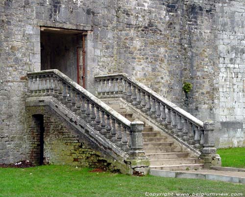 Kasteel van de Hertogen van Beaufort FLORENNES / BELGI 