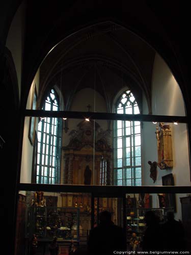 Kerk BRAINE-LE-COMTE in 'S GRAVENBRAKEL / BELGI 