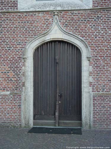 Sint-Michielskerk (te Oevel) WESTERLO / BELGI 