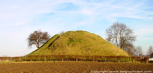 Tumulus Romain (2ime sicle) TONGEREN / TONGRES photo 