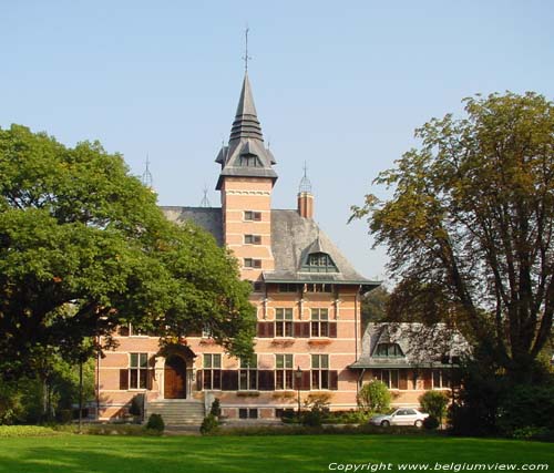 Gemeentehuis WUUSTWEZEL / BELGIQUE 