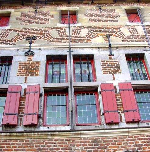 Stadhuis ('s Grevenhuis) BORGLOON / BELGI 