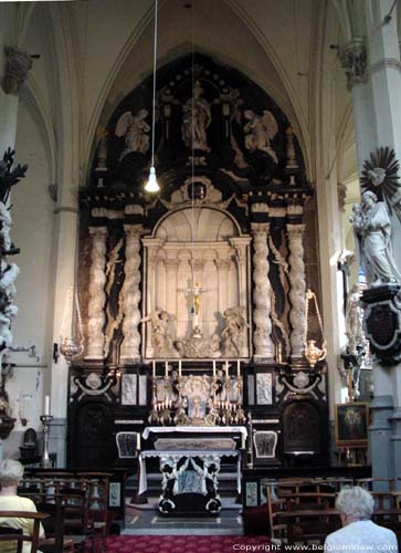 Sint-Jacobskerk ANTWERPEN 1 (centrum) in ANTWERPEN / BELGI Het noordelijke zijaltaar wordt regelmatig gebruikt voor kleinere misvieringen.