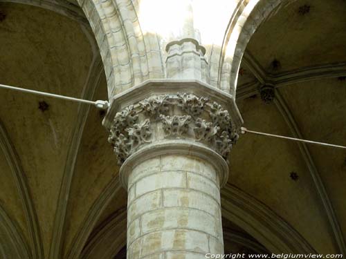 Sint-Jacobskerk ANTWERPEN 1 (centrum) in ANTWERPEN / BELGI Detail van het kapiteel van de zuilen.