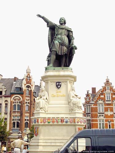 Statue de Jacob van Artevelde GAND / BELGIQUE 